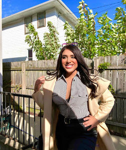 Meet your Posher, Valeria